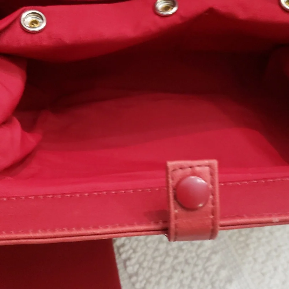 PETUNIA PICKLE BOTTOM BLACK & RED DAMASK PRINT DIAPER BAG